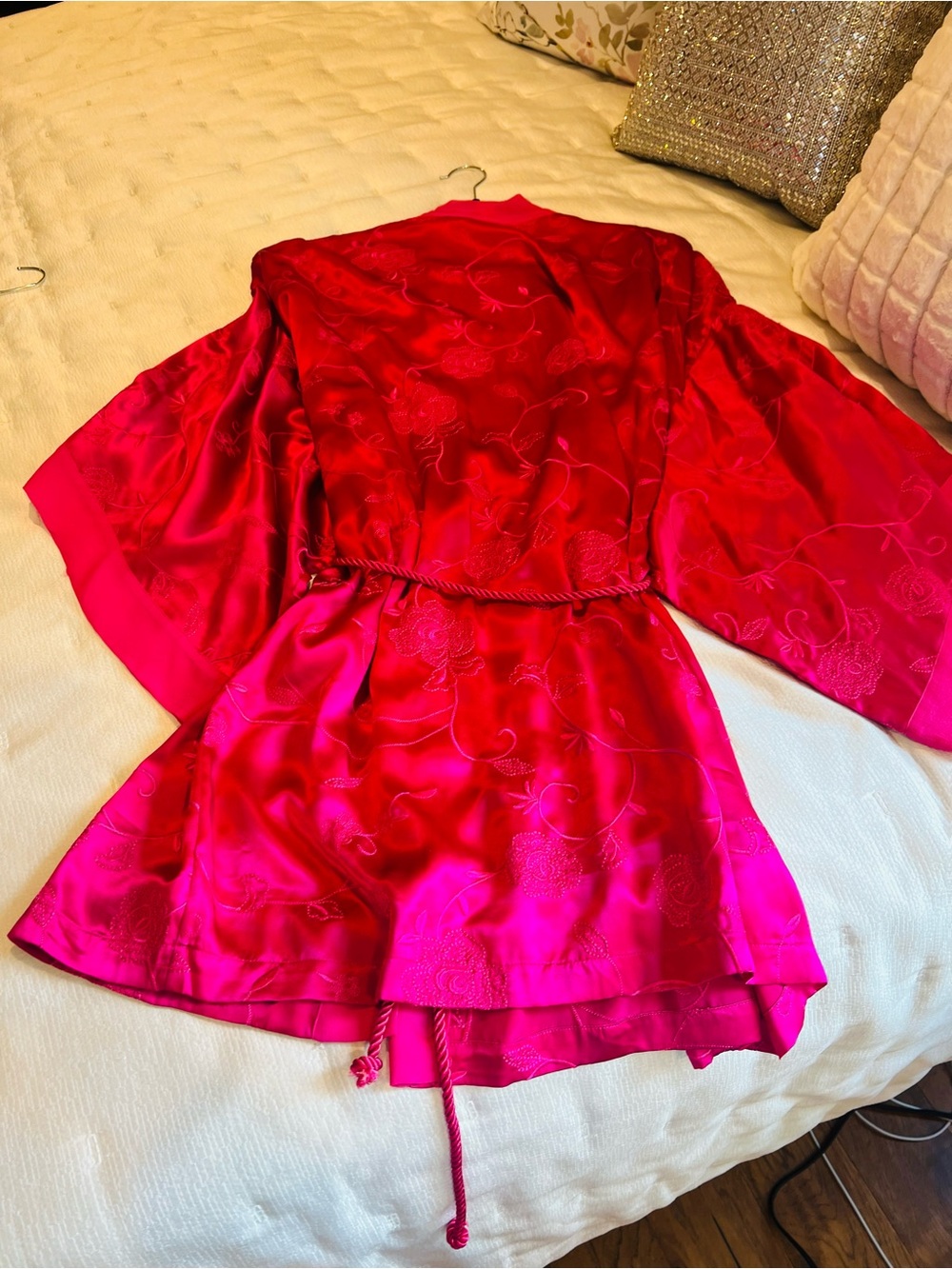 Victoria’s Secret “Silk Top Quality” Satin Sheen EMBROIDERED Gold Label Robe NWT - Picture 9 of 16